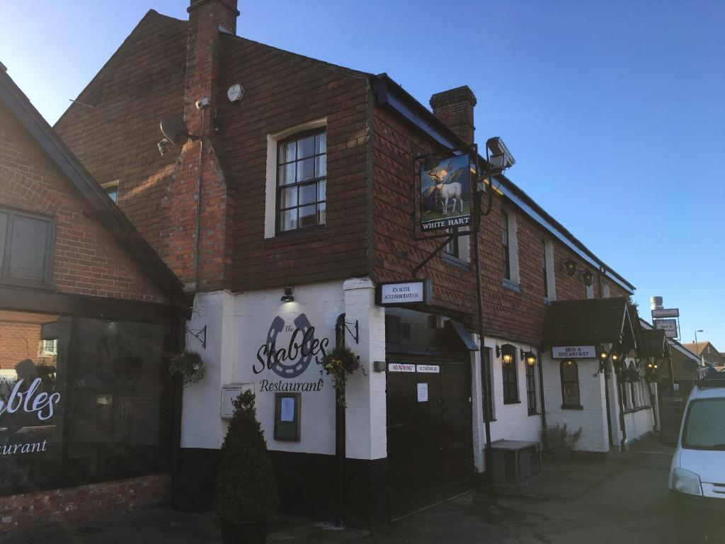 The White Hart pub and rooms, Cranleigh