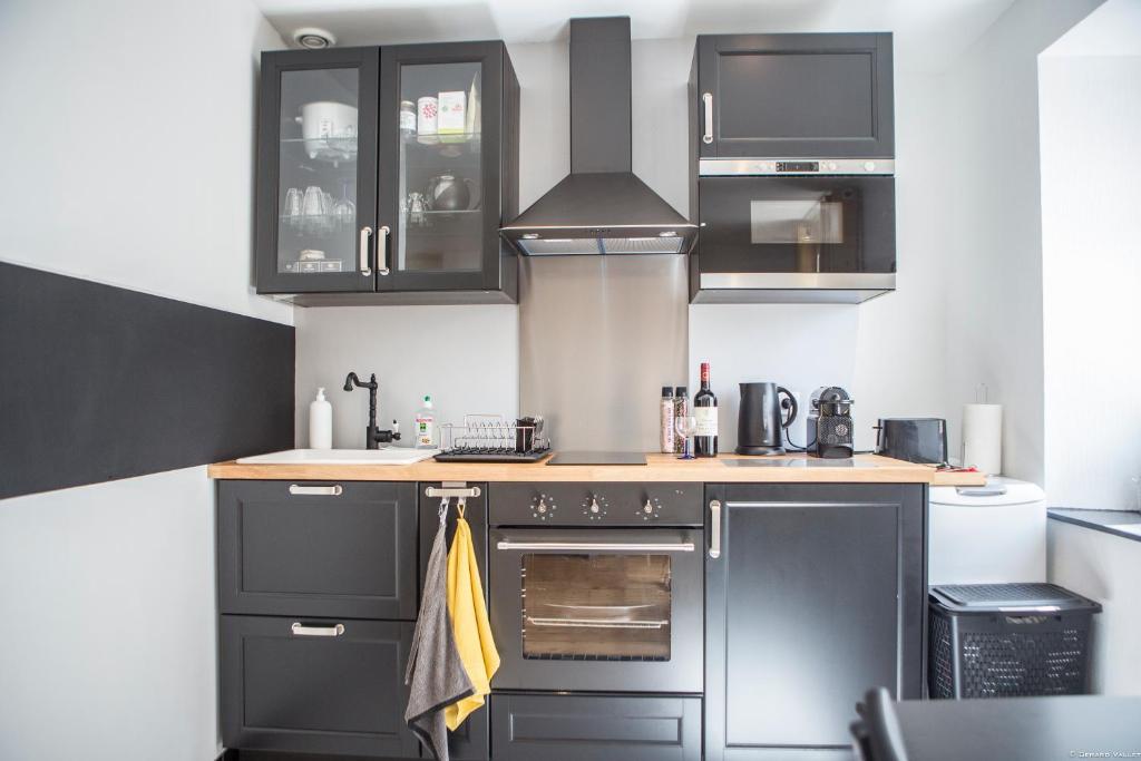 Kitchen, Place du Palais 3° in Bordeaux