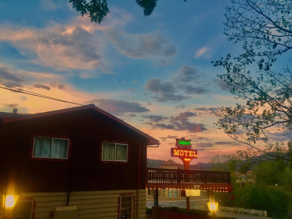 Caboose Motel & Gift Shop photo