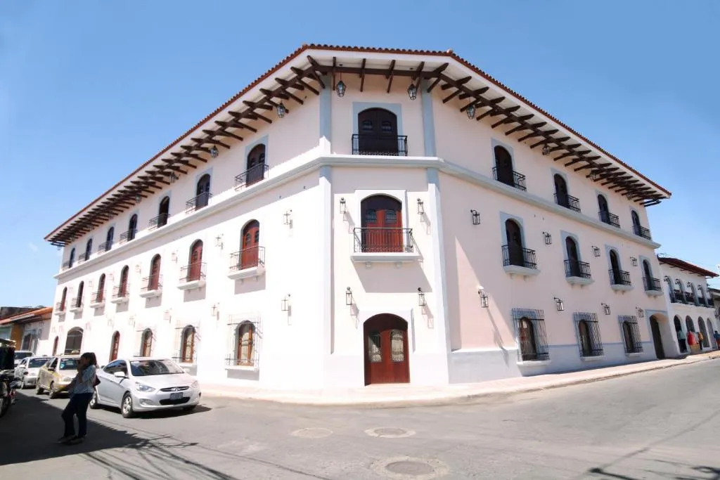 Hotel La Recolección，位于莱昂的酒店