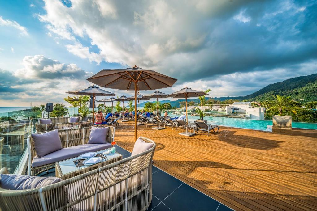 Swimming pool, Hotel Clover Patong Phuket in Phuket