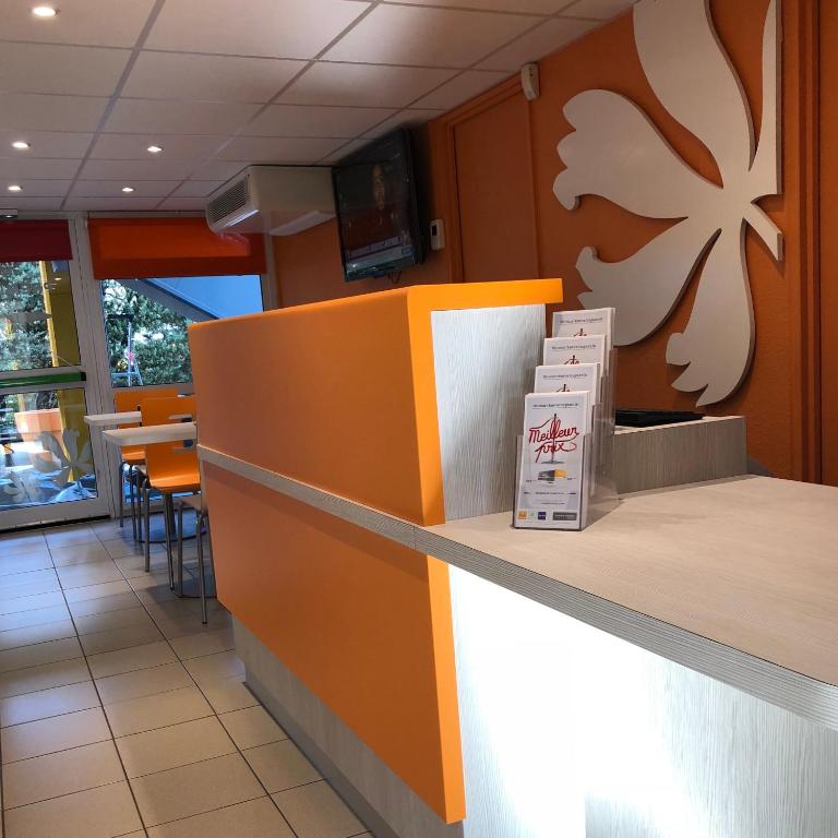 フロント・ロビー