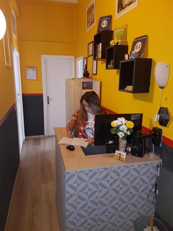 Roman Holidays Hostel Rome photo