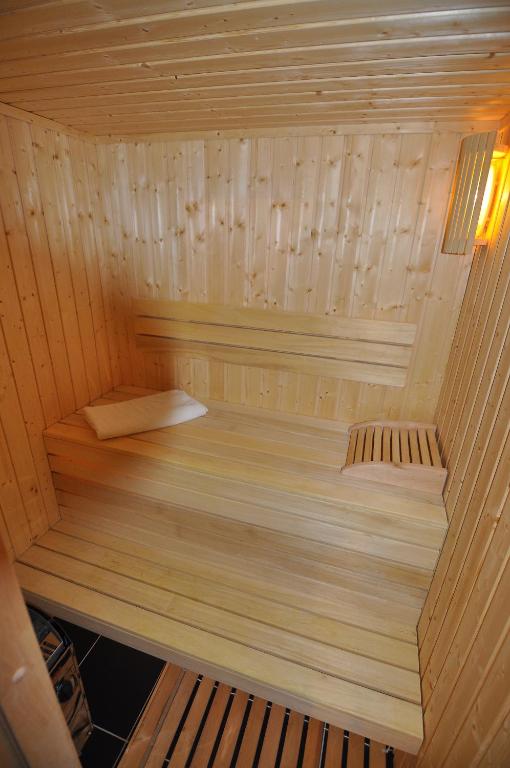 Chalet Escapade with Sauna - 2