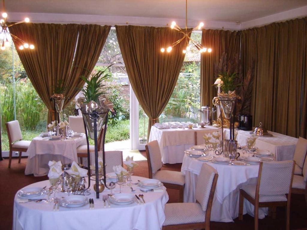 Emerald Guest House Springs photo