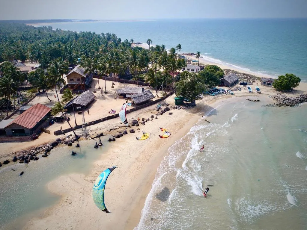 Surfpoint Sri Lanka Kite Village, hotel in Kalpitiya