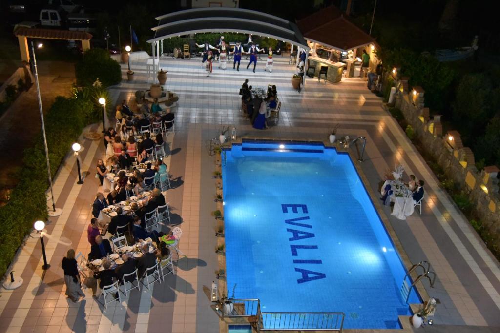 Evalia Apartments — Basen in Hersonissos