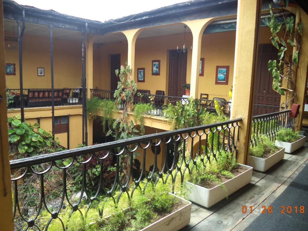 Exterior view, Hotel Spring in Guatemala City