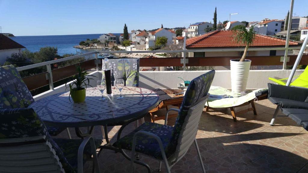 Vera Apartment 1, Rogoznica