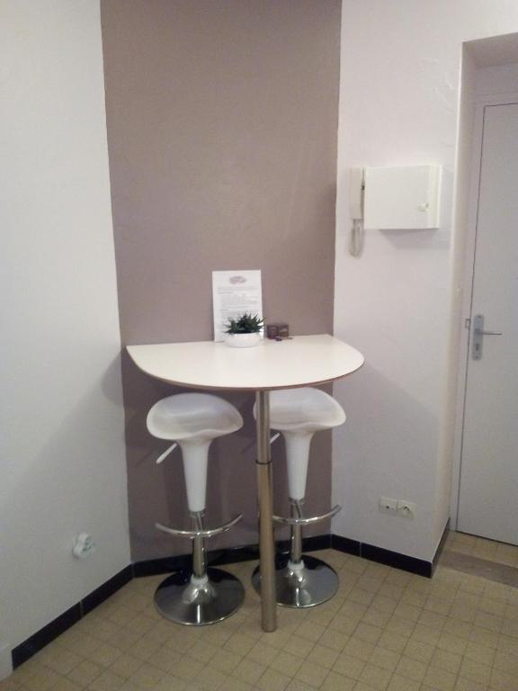 Studio 2 pers en vieille ville parking gratuit - by La Source d'OrFée - 5