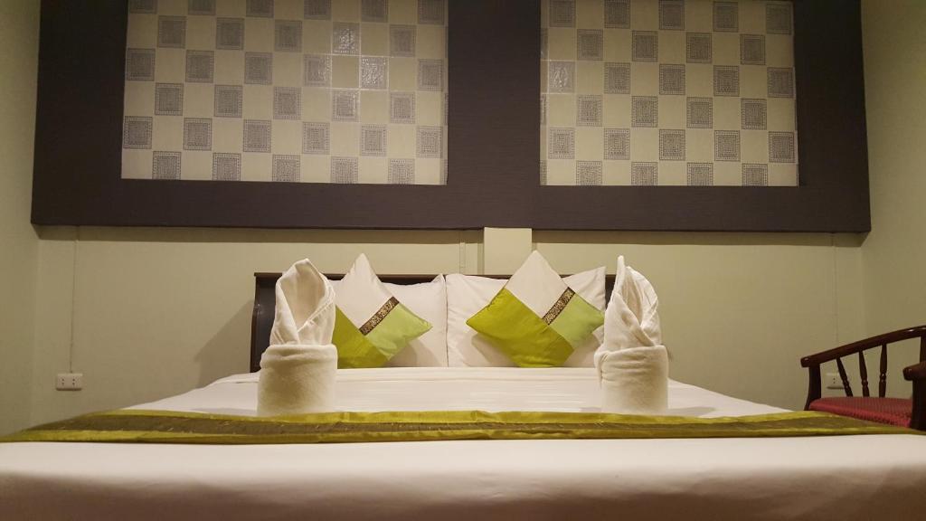 Khaolak Grand City Hotel photo