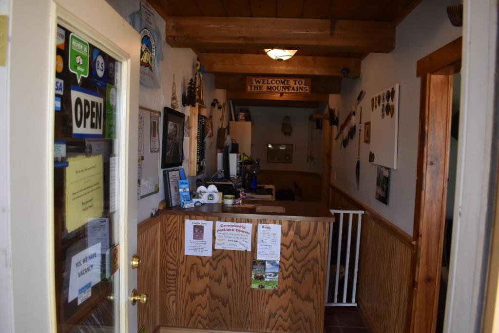 Ute Bluff Lodge, Cabins & RV Park photo