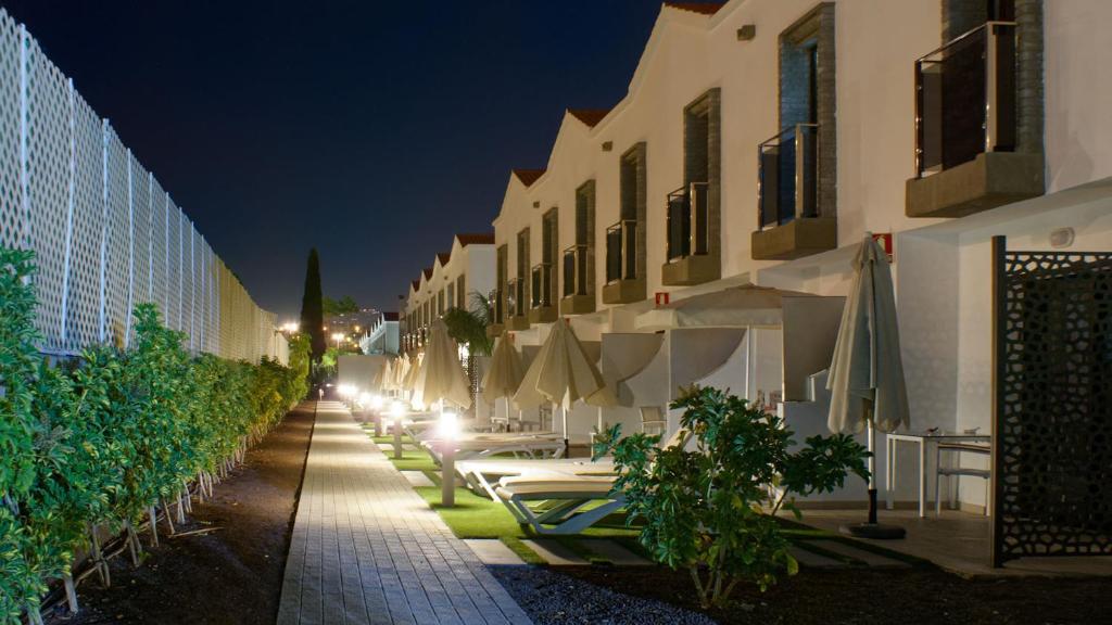 FBC Fortuny Resort - Adults Only — Hotel building in Maspalomas, Canary Islands