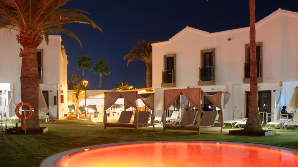 FBC Fortuny Resort - Adults Only — Hotel building in Maspalomas, Canary Islands