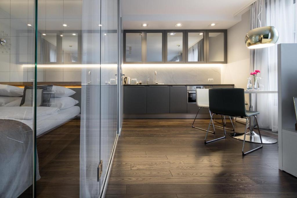 Glossy Apart W21, Krakov