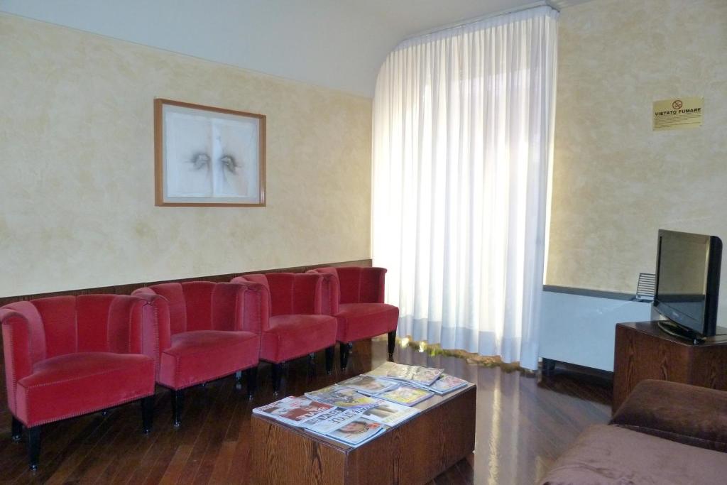 Hotel Centrale Byron photo