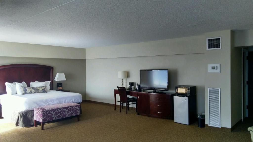 The Avalon Hotel And Conference Center Erie Photo 20