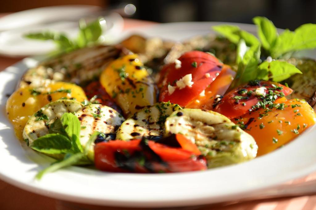 อาหารและเครื่องดื่ม