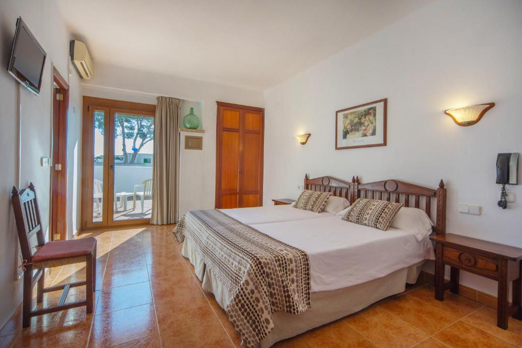 Hotel Ses Puntetes photo