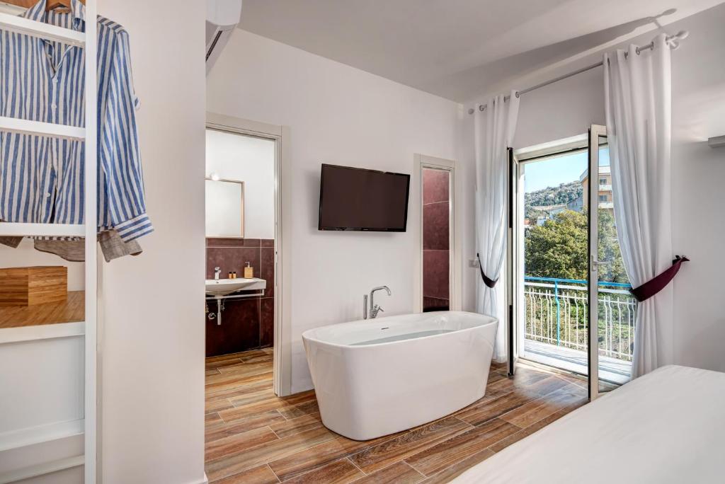 Caruso 6 by Villasandco RentalSorrento - 5