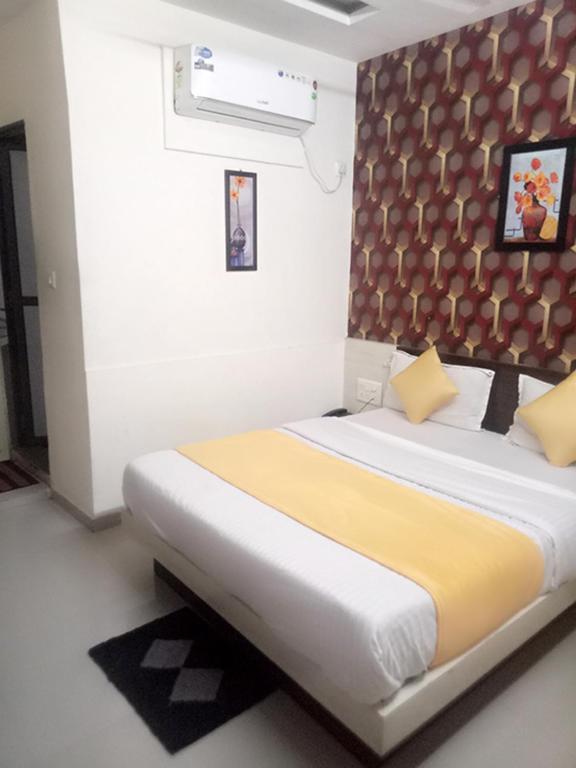 Hotel Gopi Palace — Hotel in Ahmedabad