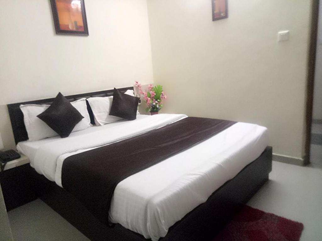 Hotel Gopi Palace photo