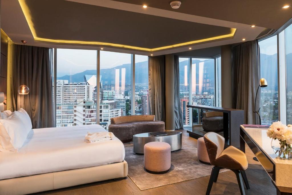Santiago Icon Hotel room
