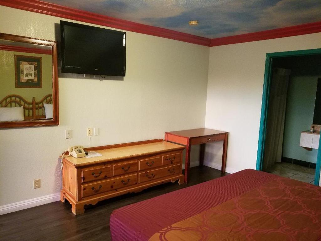 Super 7 Motel photo