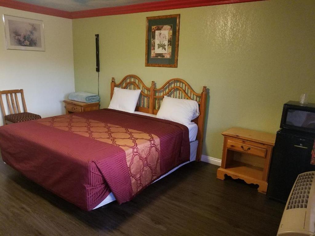 Super 7 Motel photo