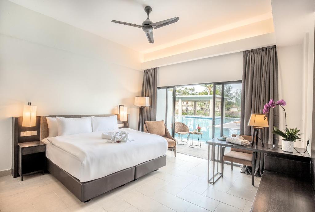 카마르 리조트 수영장 전경