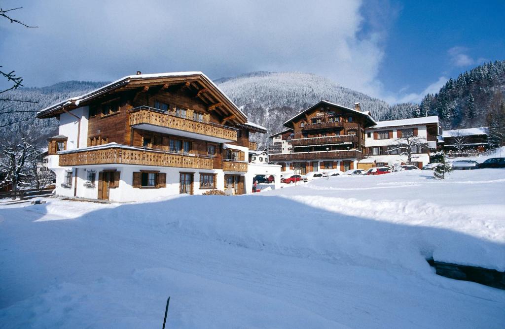 Hotel Silvapina — Hotel in Klosters