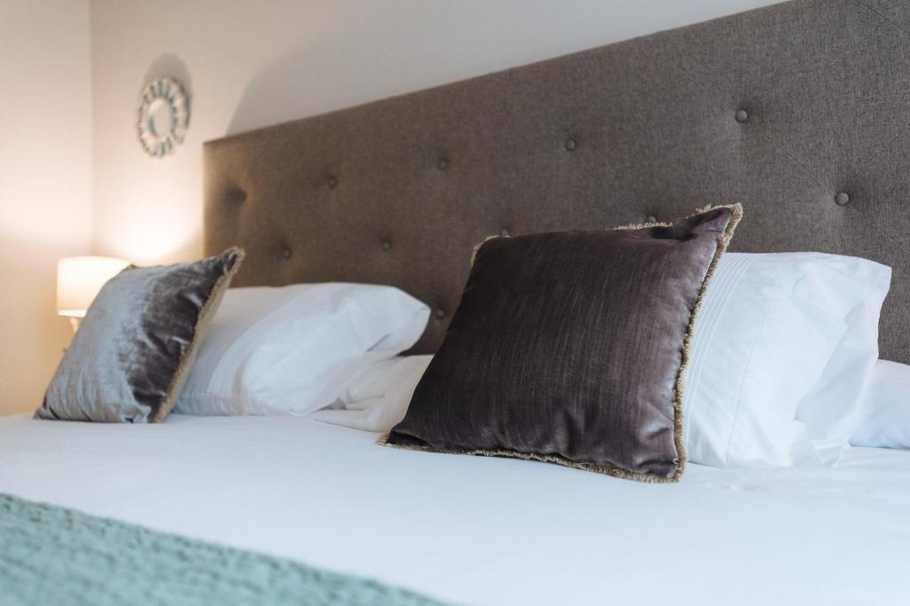 Hostly Aponte exclusive apartment-Center-Fibre-Parking Optional-CLess - 5
