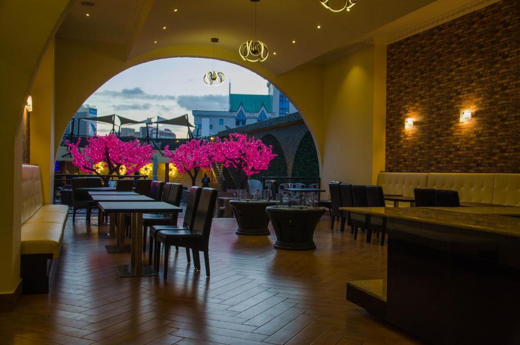 Bar/lounge, Best Western Plus Meridian Hotel in Nairobi