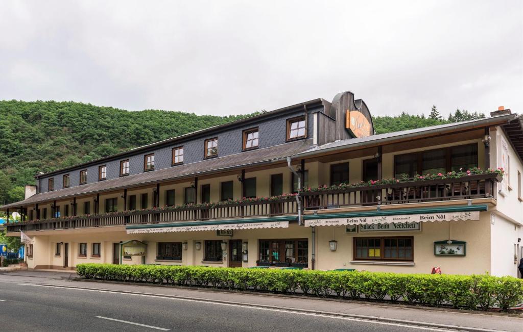 Camping de L'Our Appartements — Hotel in Vianden