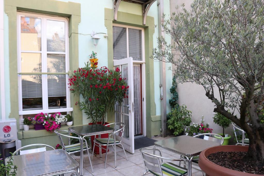 Logis-Hotel des Oliviers photo