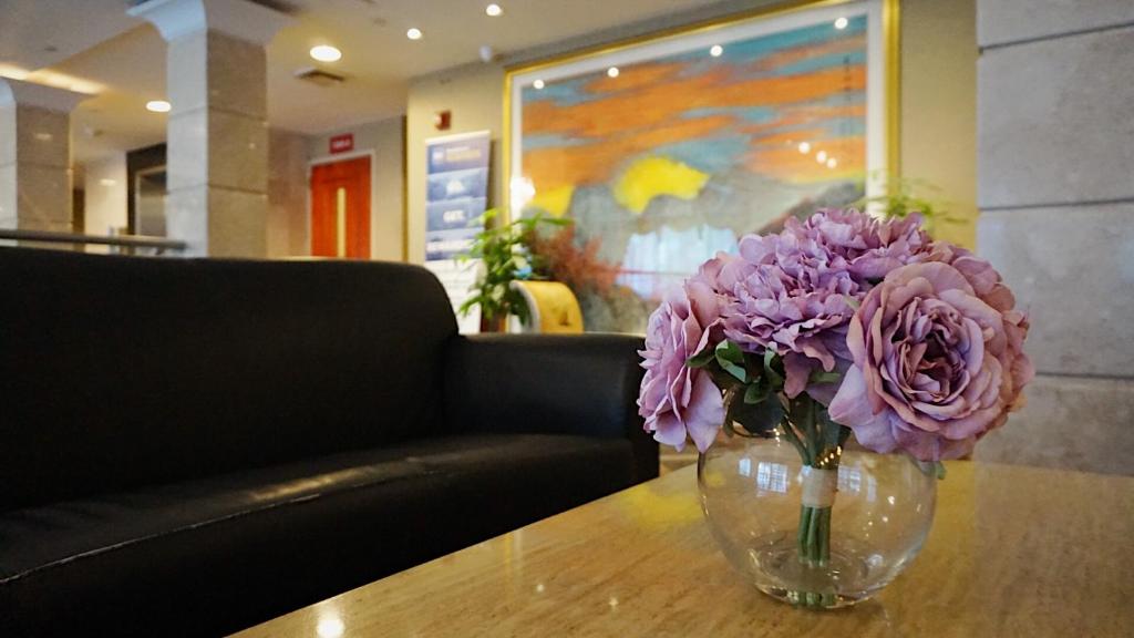 Best Western Queens Court Hotel photo