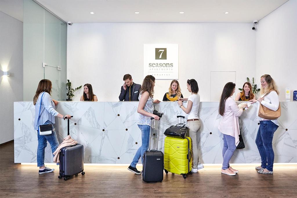 フロント・ロビー