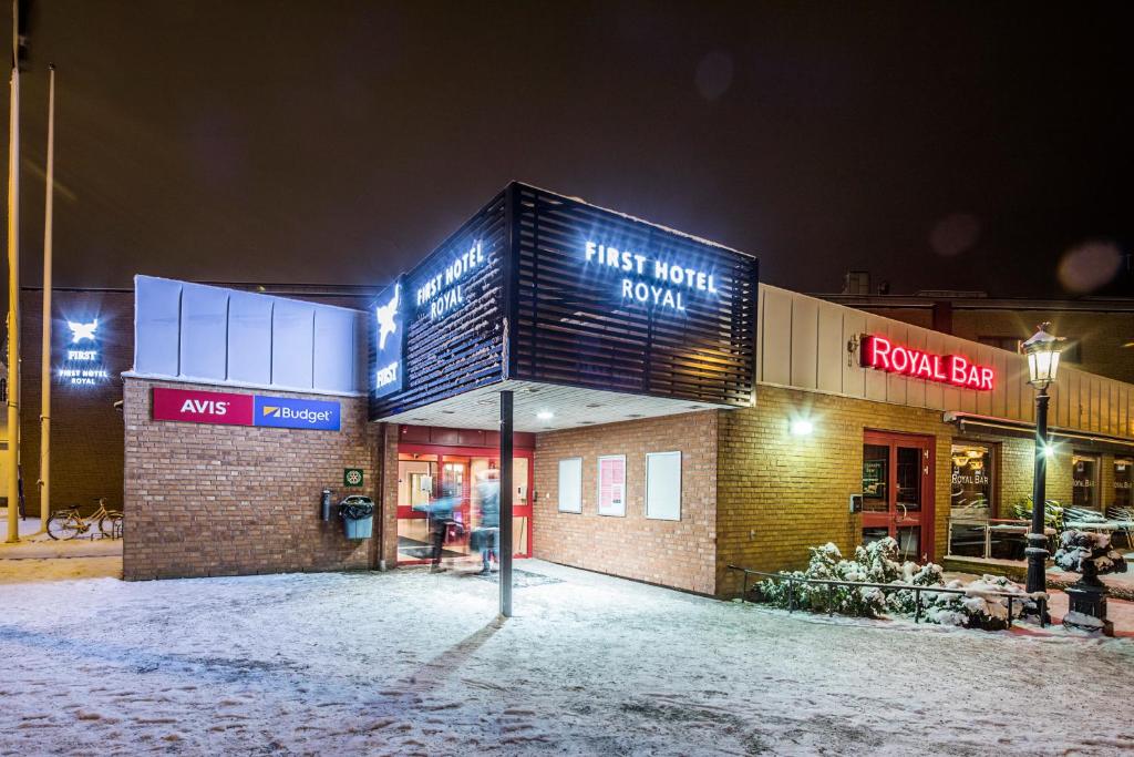 Exterior view, First Hotel Royal in Saffle