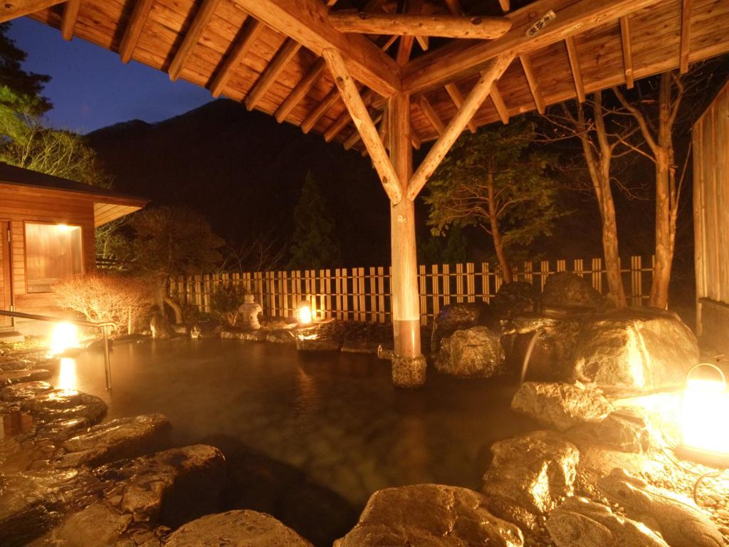 Hot spring bath