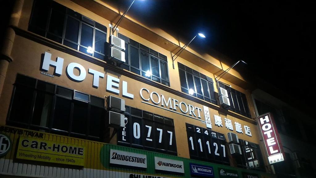 Hotel Comfort Inn photo