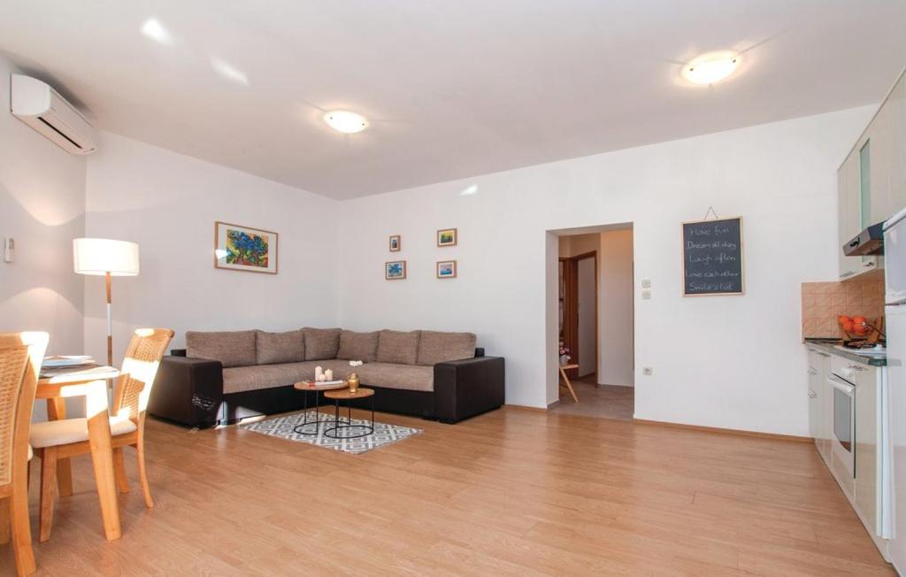 Maiv Apartments photo