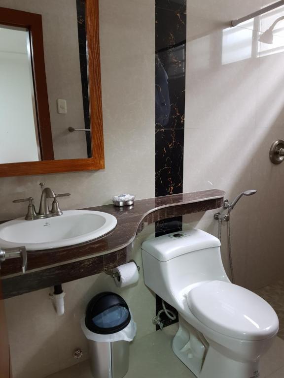 Hotel Apart Guayaquil Aeropuerto photo