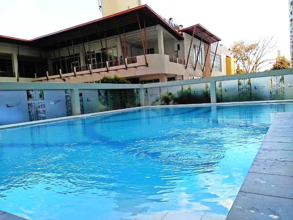The Room Tagaytay at Prime Residences — Hotel in Tagaytay