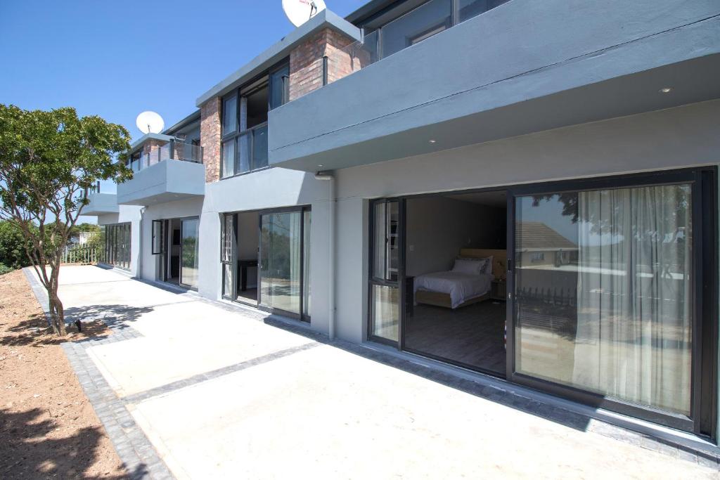 Sky Blue Guest House 外観