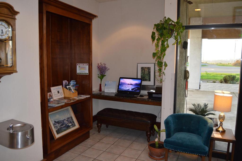 Ramada by Wyndham Arcata photo