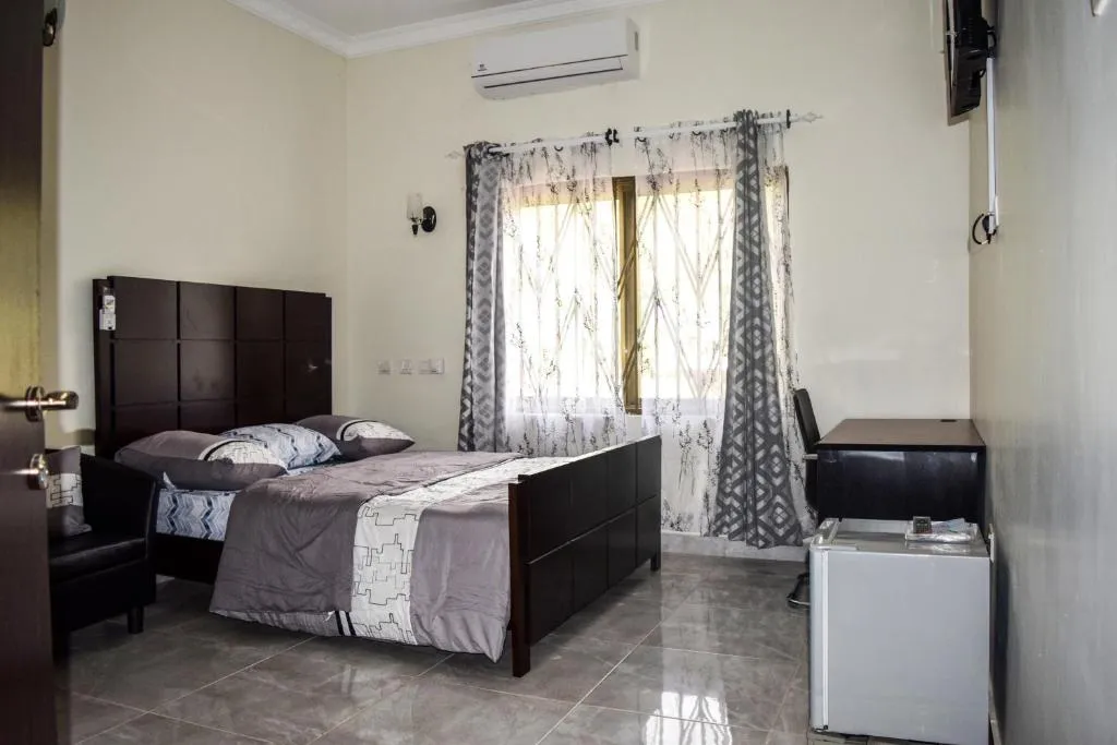 3A's Guest House, hotel v destinaci Oko Sombo