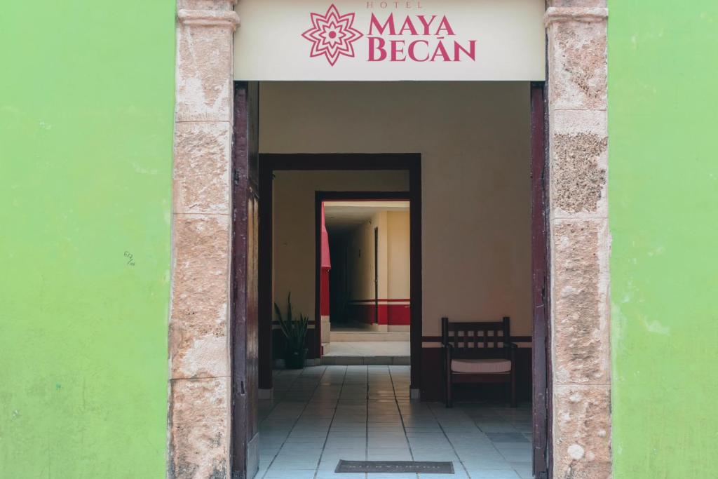 Entrance, Hotel Maya Becan in Campeche