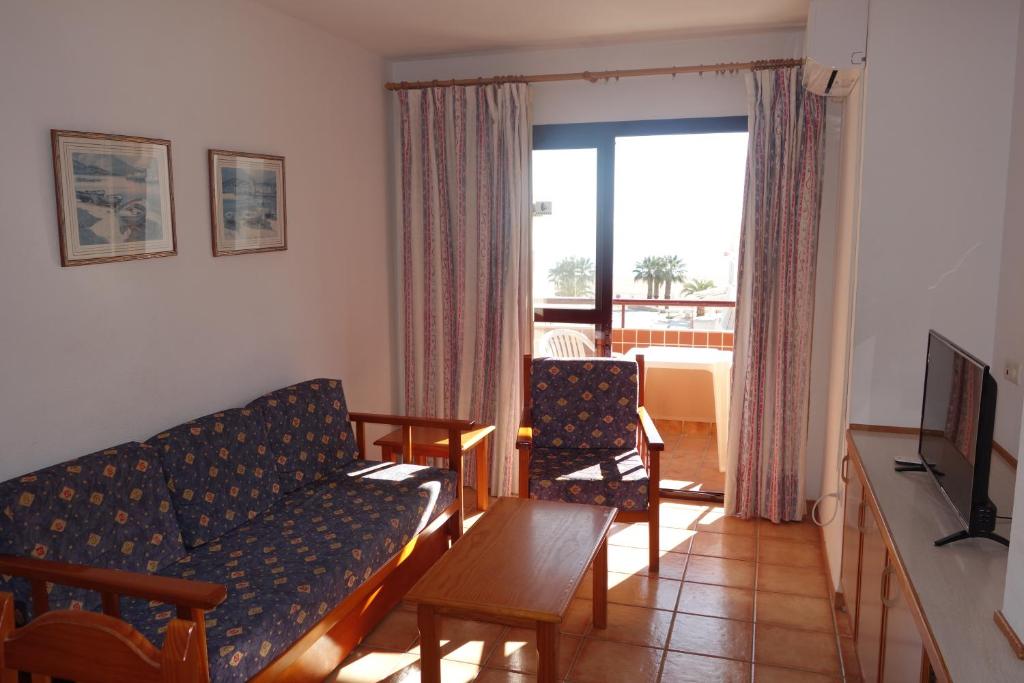 Apartamentos Estrella De Mar — Hotel rooms in Roquetas de Mar, Andalusia