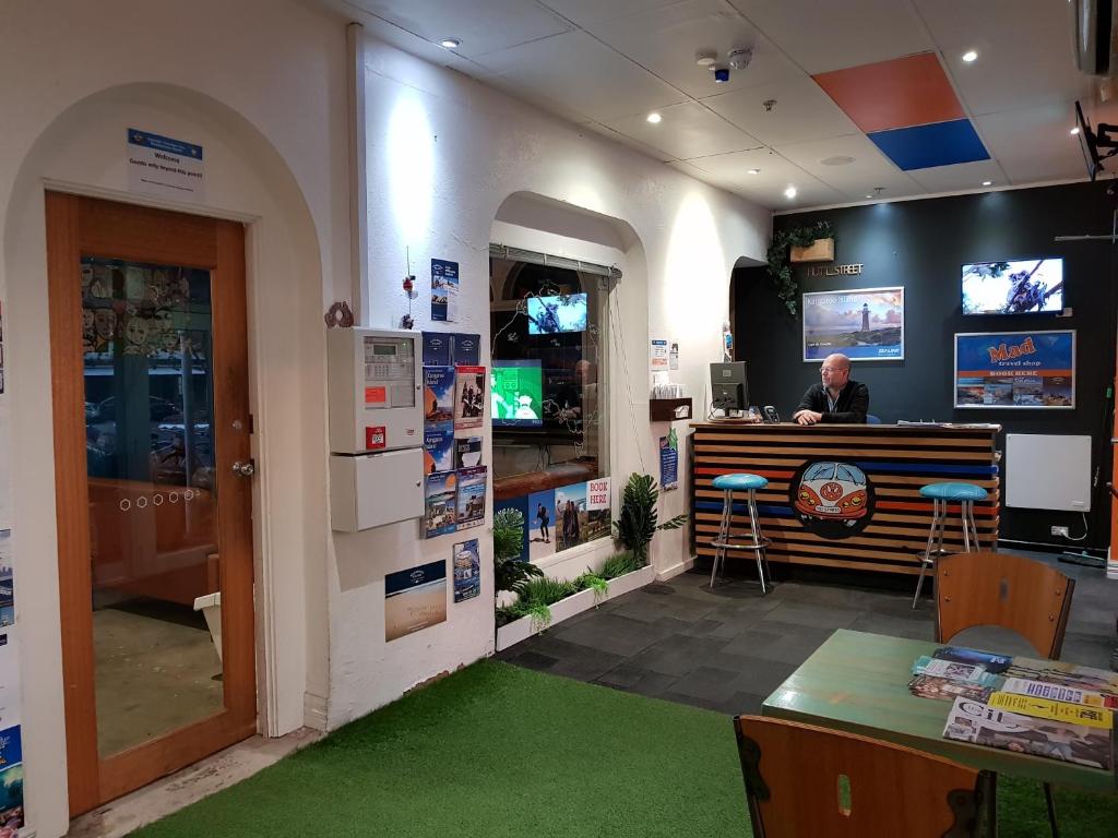 アデレード トラベラーズ イン バックパッカーズ (Adelaide Travellers Inn Backpackers) フロント・ロビー