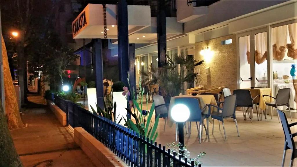 Hotel Canasta - 2